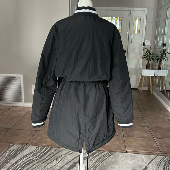 Nike Women’s Dugout Bench Jacket - Picture 7 of 16